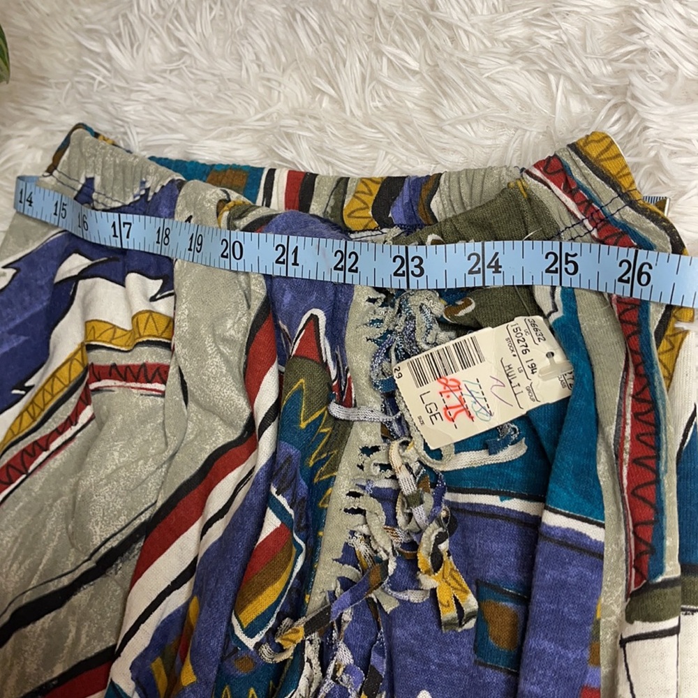 Colorful Geometric Patterned Skirt - Picture 15 of 16